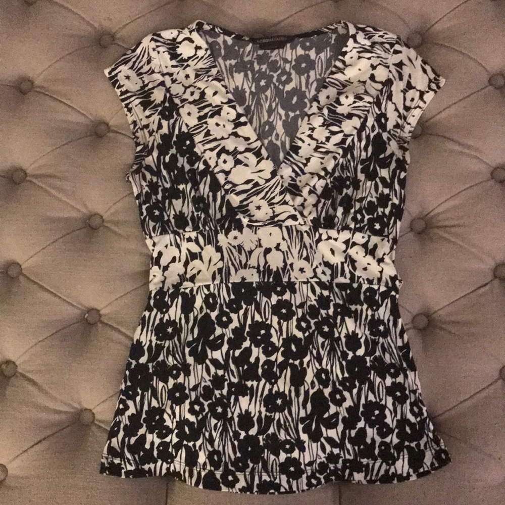 Black & White Floral V-Neck Women's Top